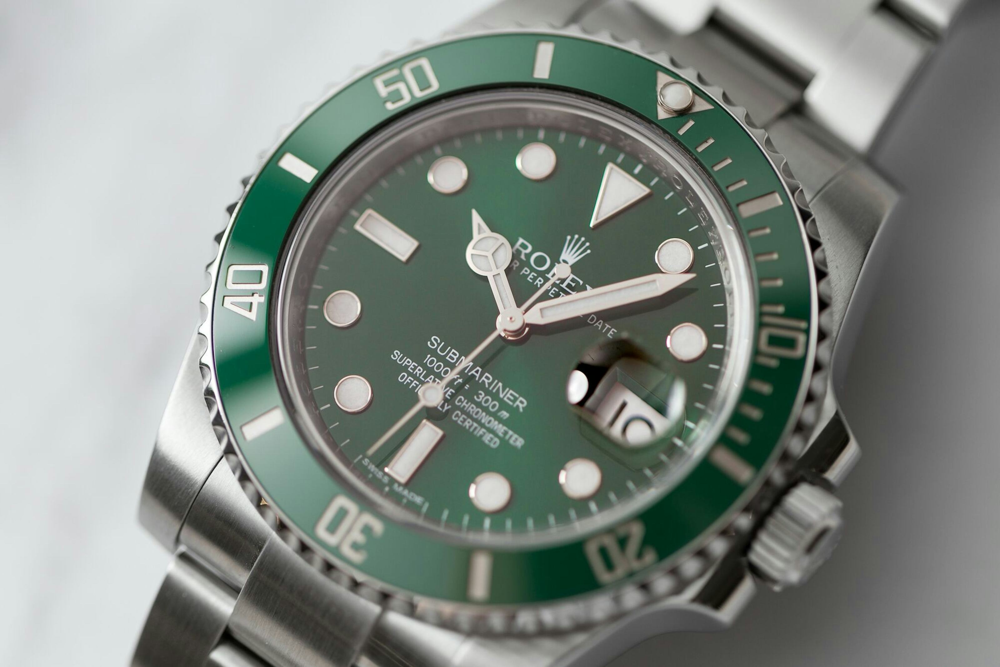 Guide to the Rolex Hulk: 116610LV WatchBox