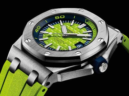 Green Royal Oak Offshore DIver