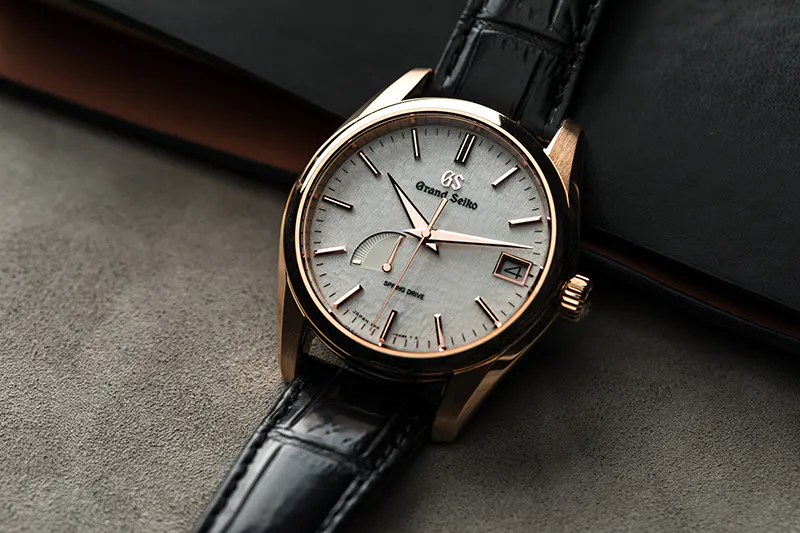 Le club des heureux propriétaires de Grand-Seiko Tome XV - Page 11 Grand-Seiko-Heritage-Spring-Drive-snowflake