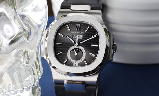 PatekPhilippe_Nautilus_AnnualCalendar_5726A001