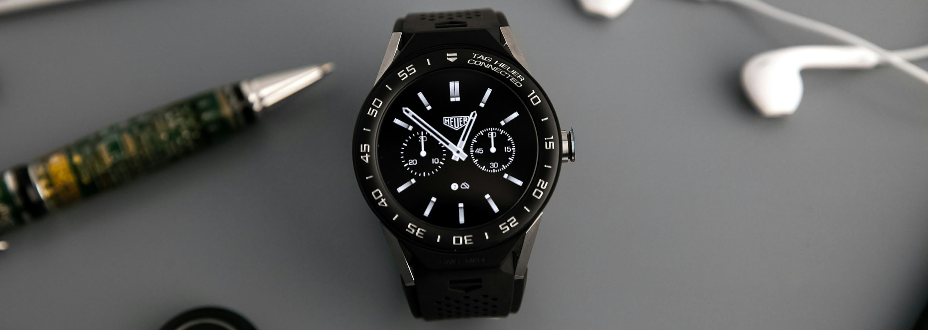 Smartwatch Vs. Traditional Watch