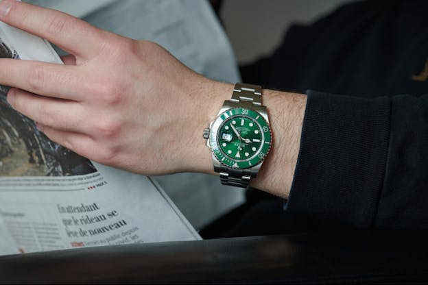 Rolex_Submariner_Hulk_116610LV-2 wristshot