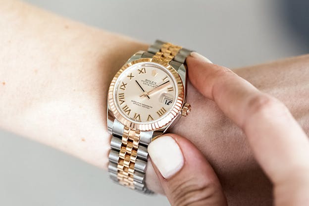 Rolex Lady Datejust 31mm 17827 Pink Dial Roman 18k PG wrist