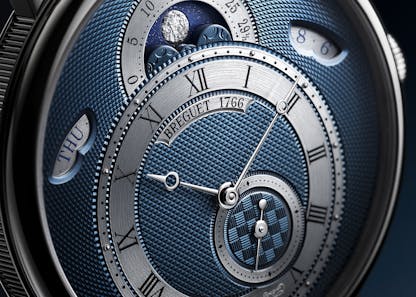 Guillochange close up 