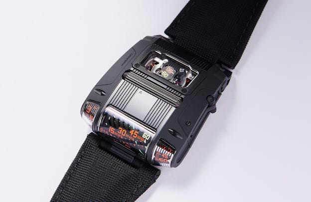 URWERK UR-111C Black